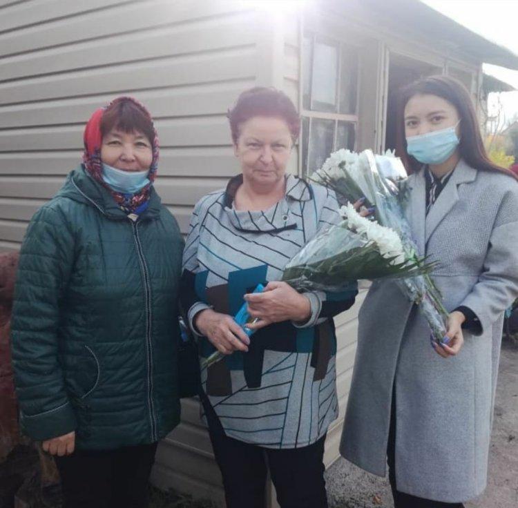 С праздником дорогие ветераны педагогического труда!