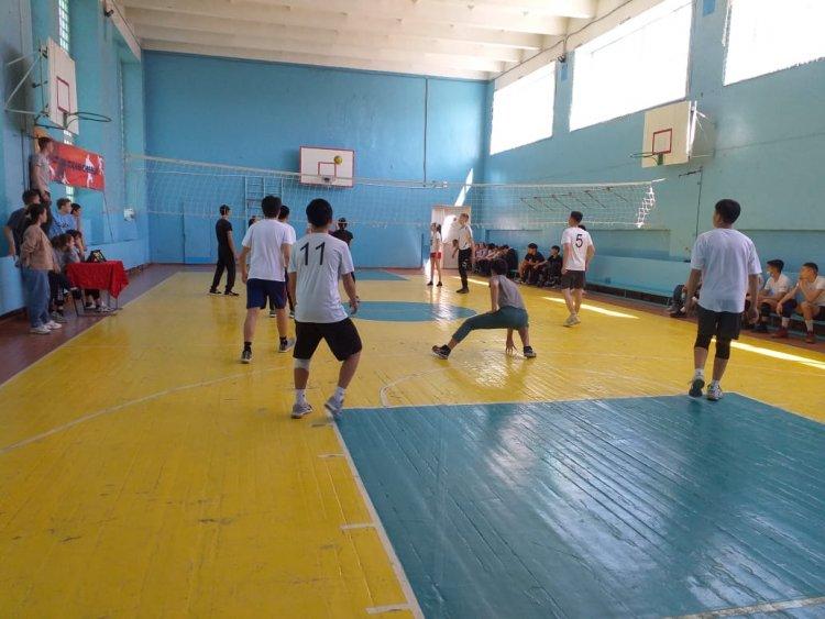 Товарищеская встреча по волейболу.